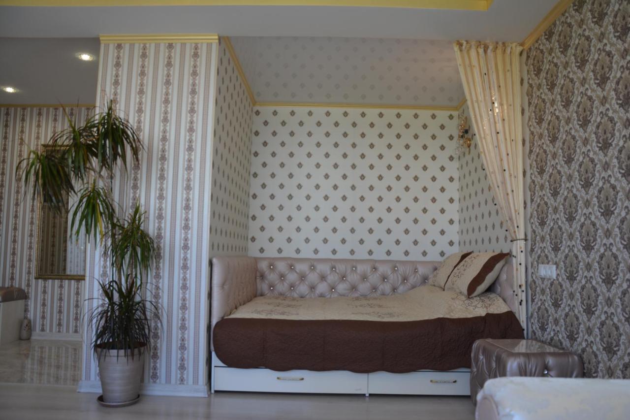 Apartaments On Preobrazhenskaya 8 โครโปนิตสกี ภายนอก รูปภาพ