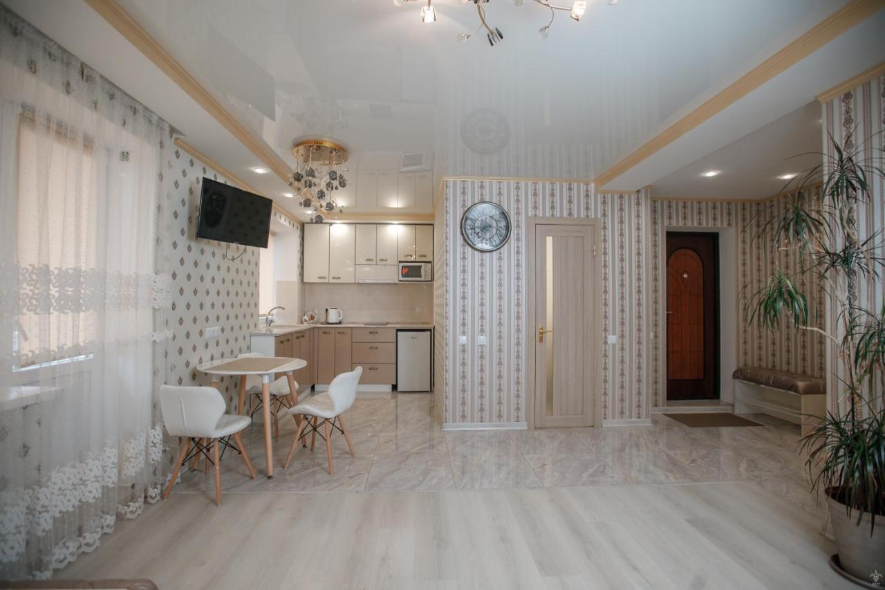 Apartaments On Preobrazhenskaya 8 โครโปนิตสกี ภายนอก รูปภาพ